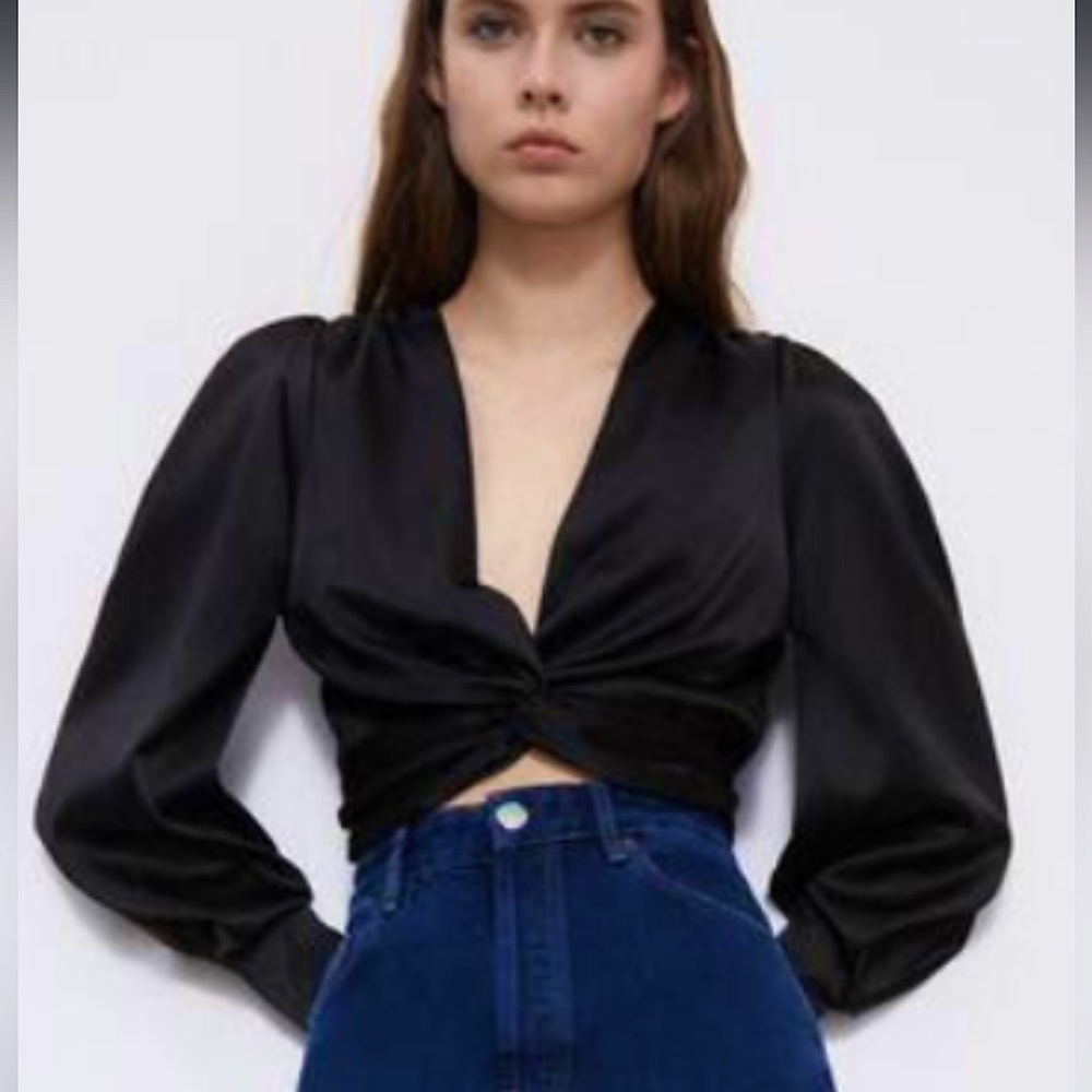 Zara long sleeve black crop top . Size M .